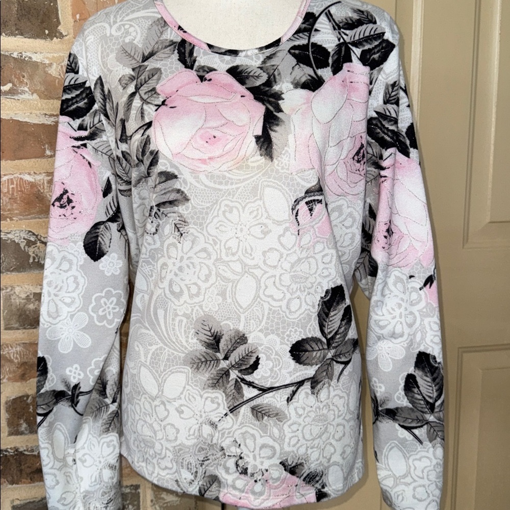 3/$20 TanJay Gray Pink Floral Lace Print Knit Top Glitter Accent Coastal Grandma